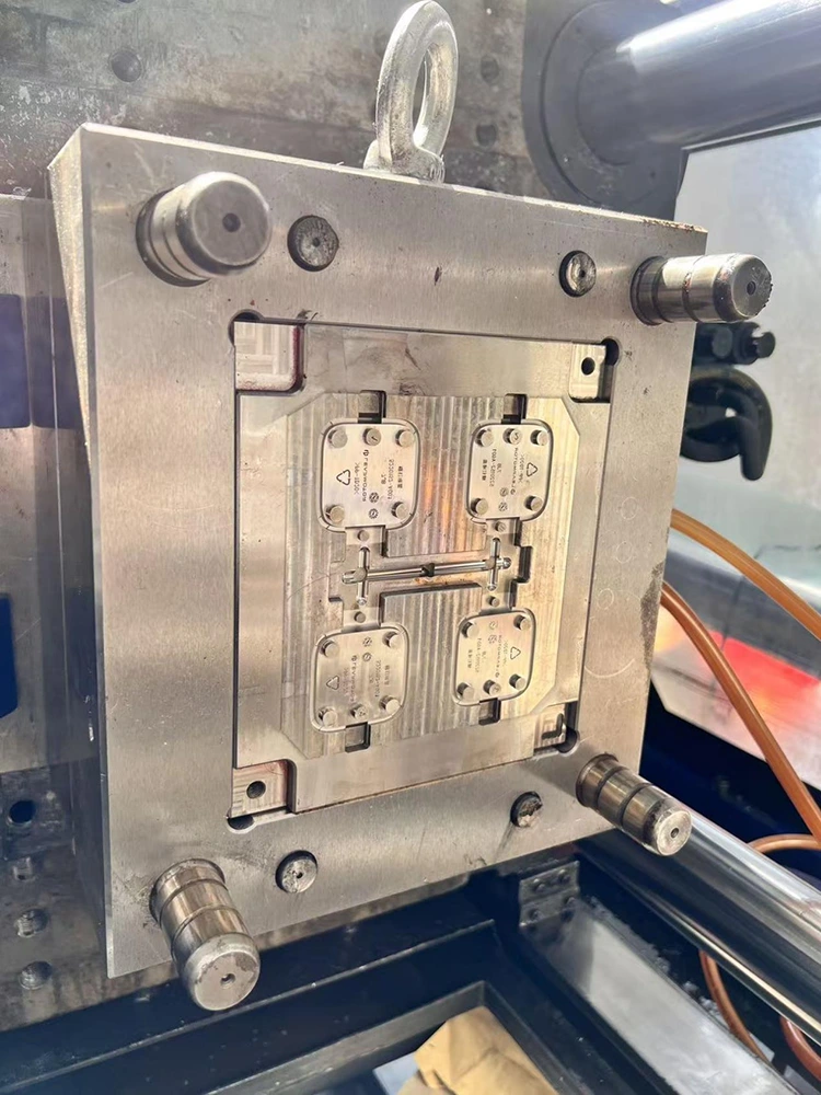Automotive Parts Screw Plug Injection Mold